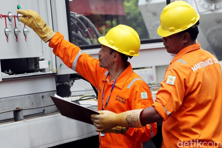 24 Ribu Rumah Miskin di Jabar Ditargetkan Teraliri Listrik Tahun Ini 24 Ribu Rumah Miskin di Jabar Ditargetkan Teraliri Listrik Tahun Ini