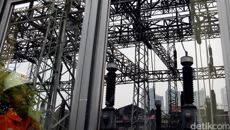 Mal Taman Anggrek Mati Lampu, Penerangan Gunakan Genset Mal Taman Anggrek Mati Lampu, Penerangan Gunakan Genset