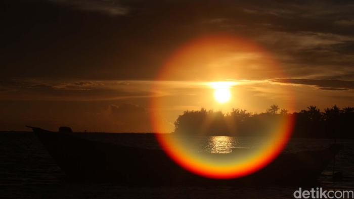Pimpinan Aliran Salat Hadap Matahari di Sumedang Seorang Perempuan