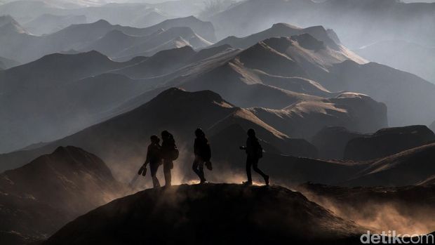 Gunung Bromo dikenal dengan sejuta keindahan panoromanya sekaligus mistis sehingga menyodorkan suasana berbeda dibandingkan gunung lainnya. File/detikFoto.