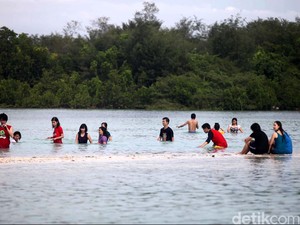 Hampir 100 Persen Warga Kepulauan Seribu Bergantung pada Air Kemasan