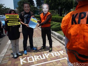 Mempertanyakan Pembebasan Bersyarat Koruptor