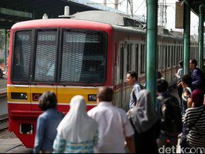 Ada Kereta Bandara, PT KCI Tambah Rangkaian KRL Duri-Tangerang