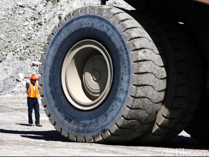 Newmont Dikuasai Arifin Panigoro Cs, Ini Manfaatnya Buat RI