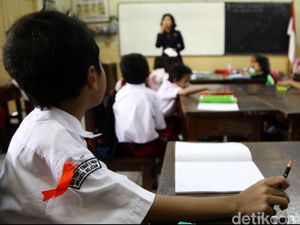 Tunjangan Guru Disetop untuk Daerah yang Masih Punya Kas