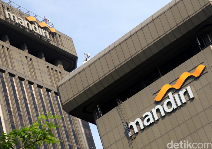 Bank Mandiri Turunkan Bunga Kredit 0,5%