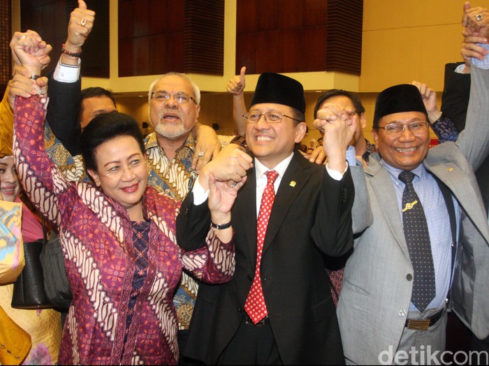 Datang di Sidang, GKR Hemas Beri Dukungan Moral ke Irman Gusman