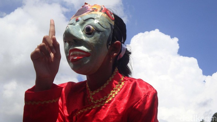 Ribuan orang memadati alun-alun Kabupaten Purbalingga, Jawa Tengah untuk menyaksikan parade budaya dalam rangka peringatan hari jadi Kabupaten Purbalingga yang ke 182. File/detikFoto.