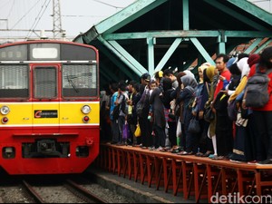 Gangguan KRL di Cilebut Sudah Diatasi, Perjalanan Masih Terganggu