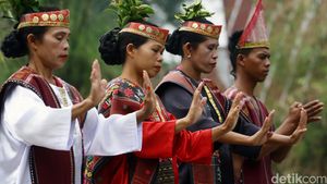Nama Tarian Suku Batak: Serba-serbi Tarian Tortor