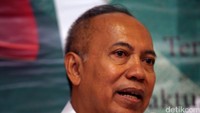 Bondan Haryo Winarno, atau yang akrab disapa Pak Bondan, meninggal dunia pagi tadi. Selama 67 tahun hidupnya, Pak Bondan punya kiprah di berbagai bidang.