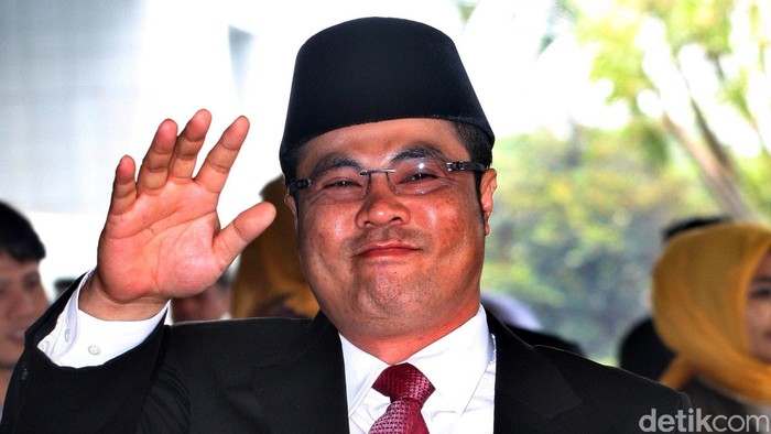 Aceng Fikri Curhat Soal Masa Lalu ke Santri Ponpes Cirebon