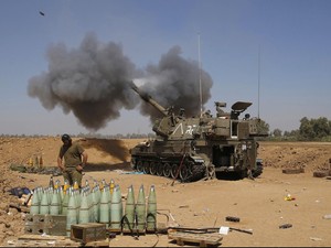 Balas Serangan Roket, Israel Bombardir Jalur Gaza