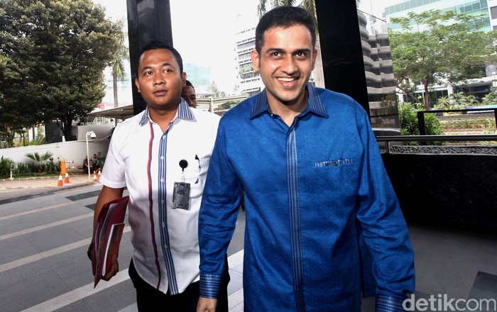 Ditanya Soal Peran Setya Novanto, Nazaruddin Hanya Senyum-senyum