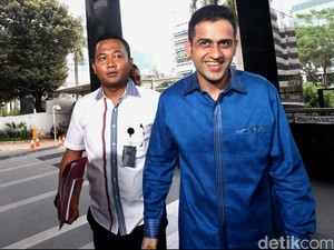 Ditanya Soal Peran Setya Novanto, Nazaruddin Hanya Senyum-senyum