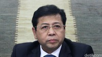 Novanto menggugat status tersangkanya dalam kasus dugaan korupsi e-KTP. Novanto mengajukan praperadilan di PN Jaksel pada tanggal 4 September. (Foto: Lamhot Aritonang)