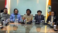 Saat mereka kalah di Pilpres 2014, KMP masih berusaha konsisten di legislatif. Dengan 5 partai, KMP menguasai legislatif meski kalah di eksekutif. Foto: Rengga Sancaya
