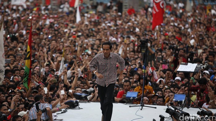 Jokowi Gelar Buka Puasa Bareng Artis di Istana Bogor