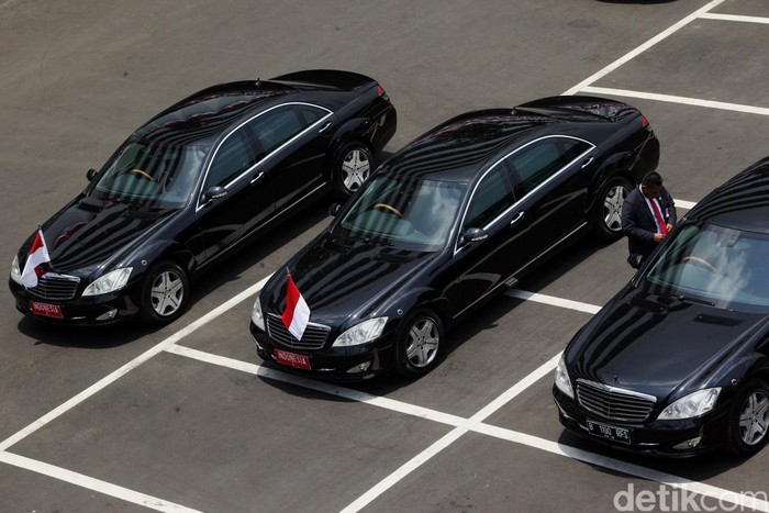 Makna Warna Hitam Mobil Kepresidenan