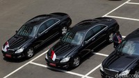 Sedangkan mobil kepresidenan Indonesia yang kini digunakan Presiden Joko Widodo (Jokowi) adalah Mercedes-Benz S600 Pullman Guard. Mobil ini termasuk kendaraan lama karena sudah digunakan sejak jaman Presiden Indonesia ke-6, SBY.Foto: Rengga Sancaya