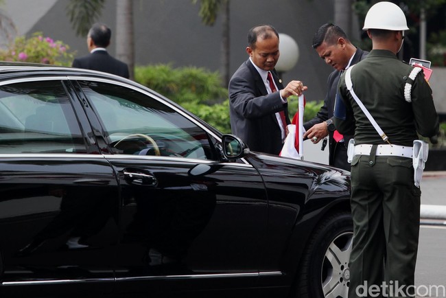 Dua Merek Jerman Berebut Jadi Mobil Presiden Berpelat RI 1