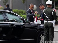Dua Merek Jerman Berebut Jadi Mobil Presiden Berpelat RI 1