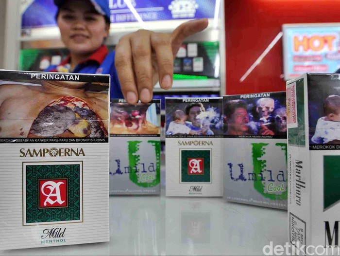 Pemerintah telah mewajibkan pencantuman peringatan kesehatan berbentuk gambar sejak tanggal 24 Juni 2014. Sejumlah kecil produsen rokok diantaranya Sampoerna, Djarum dan JTI, mulai menerapkan peraturan Menteri Kesehatan dan BPOM, Senin (23/6) dengan mengganti kemasan produk mereka.