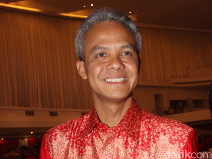 Gubernur Jawa Tengah ganjar Pranowo yang juga polotisi asal PDIP tersebut kini juga menjadi Ketua Tim Pemenangan pasangan Joko Widodo-Jusuf Kalla (Jokowi-JK) di Jawa Tengah.