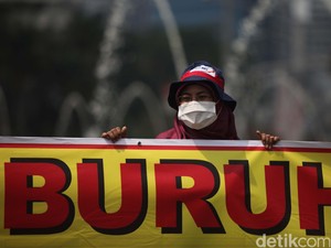 Buruh Tuntut Upah Minimum Naik 10%, Abaikan Formula UU Cipta Kerja