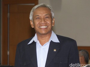 Pimpinan DPR Minta Pemerintah Transparan soal Data TKA Ilegal