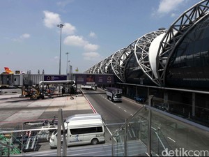2 Petugas Imigrasi di Bandara Bangkok Positif Virus Corona