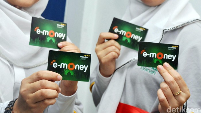 Setelah sukses dengan produk e-Money dari Bank Mandiri, kini giliran Bank Syariah Mandiri (BSM) yang menelurkan BSM e-Money, Sabtu (1/11/2014).