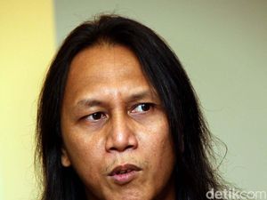 Maju Calon Wali Kota Surabaya, Roy Boomerang Pilih Independen atau Parpol?