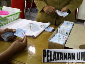 Di Bekasi, Bikin e-KTP Butuh Perjuangan