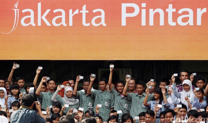 Hore! Pemegang KJP Gratis Naik TransJ dan Diskon Beli Buku di Book Fair