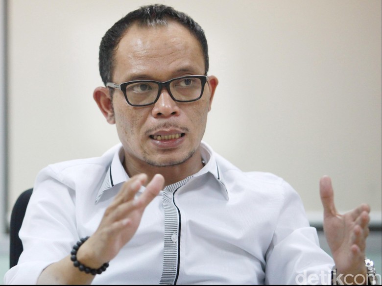 Menaker Bentuk Tim Usut Dugaan Pekerja Anak di Pabrik Kembang Api Menaker Bentuk Tim Usut Dugaan Pekerja Anak di Pabrik Kembang Api