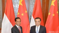 PM China Akan Kunjungi Indonesia dan Bertemu Jokowi. Perdana Menteri (PM) China Li Keqiang akan melakukan kunjungan resmi ke Indonesia pada Mei ini. Dijadwalkan Li juga akan bertemu dengan Presiden Joko Widodo.Dilansir kantor berita Xinhua, Rabu (2/5/2018), kunjungan Li ke Indonesia atas undangan langsung dari Jokowi. Rencananya pertemuan akan membahas sejumlah hal, salah satunya terkait kerja sama ekonomi kedua negara. Foto: Istimewa/dok Kemlu