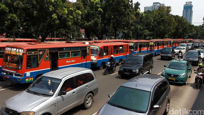 Tawari Metromini Pindah Partai ke TransJ, Ahok: Yang Penting Bus Bisa Dipakai