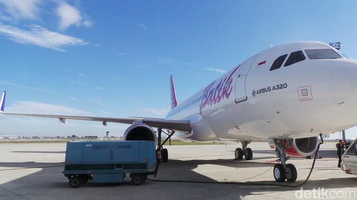 Pabrikan pesawat Airbus mengirimkan tiga pesawat A320ceo pesanan PT Mentari Lion Airlines (Lion Air). CEO Lion Group Rusdi Kirana mengatakan, tiga pesawat ini merupakan bagian dari 234 pesawat Airbus keluarga A320 yang dipesan Lion Air tahun 2013 lalu.