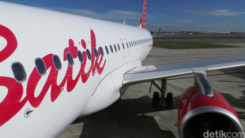 Pengiriman Perdana Airbus A320 Batik Air Pabrikan pesawat Airbus mengirimkan tiga pesawat A320ceo pesanan PT Mentari Lion Airlines (Lion Air). CEO Lion Group Rusdi Kirana mengatakan, tiga pesawat ini merupakan bagian dari 234 pesawat Airbus keluarga A320 yang dipesan Lion Air tahun 2013 lalu.