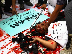 Sekelompok Orang Diduga Intimidasi Jurnalis saat Liputan di PN Medan, HP Dirampas
