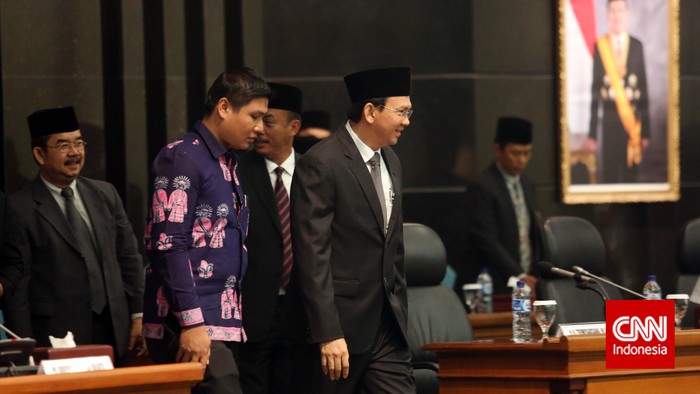 Buka Paripurna HUT DKI, Ahok Berkelakar dan Bikin Anggota DPRD Tertawa