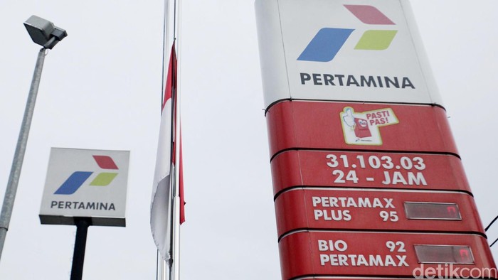 Jokowi Kumpulkan Menteri dan Pertamina Bahas Harga Baru BBM