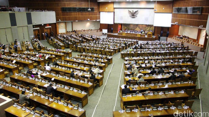 KMP-KIH Bakal Kembali Adu Kuat di DPR?