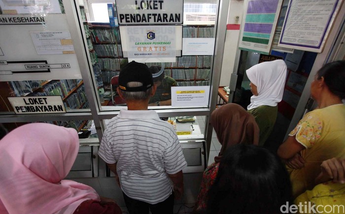 Program Layanan Kesehatan di Solo Dihentikan, Warga Protes
