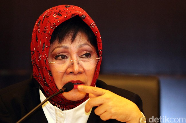 10 tahun kemudian, saat hadir pertama kali setelah kemenangan PT Cipta Televisi Pendidikan Indonesia (CTPI) Mbak Tutut kembali memakai hijab dengan gaya yang sama. Foto: Rengga Sancaya