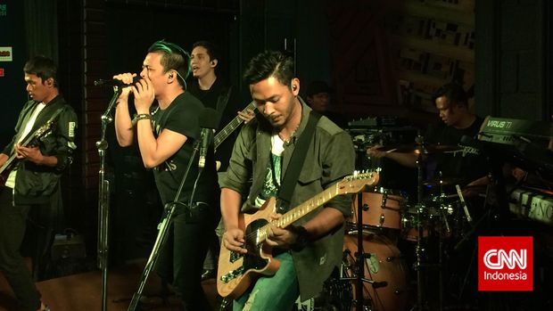 Uki Umumkan Resmi Keluar dari Band NOAH