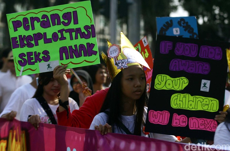 Pengemis Anak di Makassar Marak saat Ramadhan, Ternyata Disuruh Ayahnya Pengemis Anak di Makassar Marak saat Ramadhan, Ternyata Disuruh Ayahnya