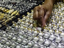 Harga Emas Perhiasan Naik 15 Bulan Beruntun, Segini Besarannya