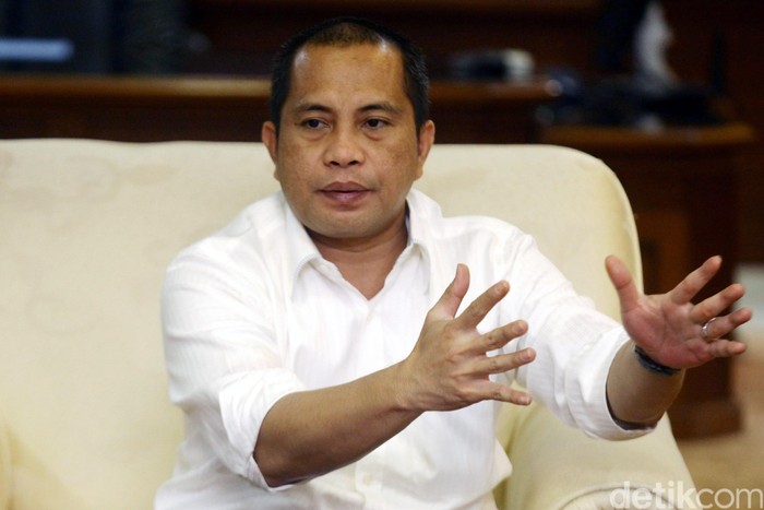 H. Marwan Jafar, SE., SH., MM., MSi Menteri Desa, Pembangunan Daerah Tertinggal dan Transmigrasi pada Kabinet Kerja 2014–2019. Sebelumnya ia menjabat sebagai anggota DPR RI dari PKB mewakili Jawa Tengah.